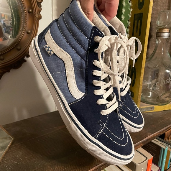 Blue Vans Sk8 Hi Pop Cush Shoes in great condition. Men’s Size 8 - Picture 5 of 10
